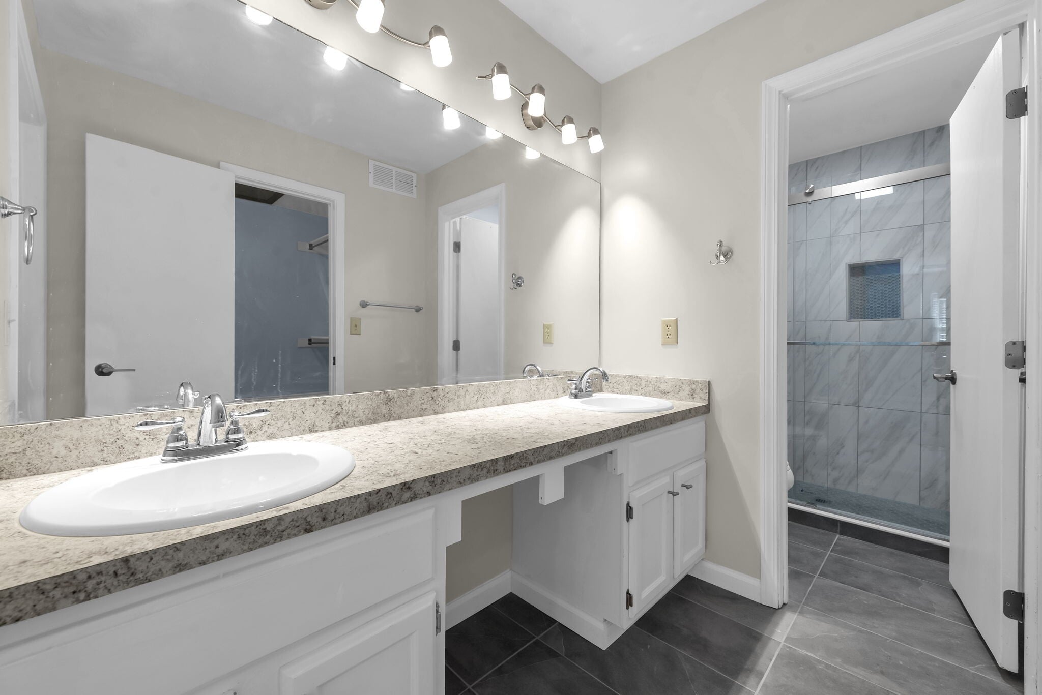 Master Bath Vanity - 4932 Drayton Rd