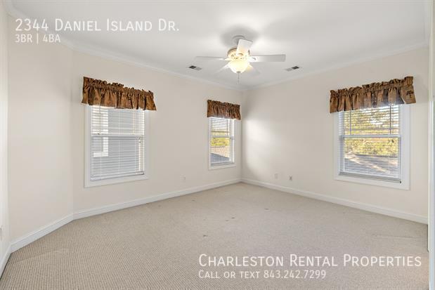 Building Photo - 2344 Daniel Island Dr