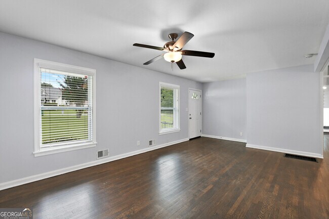 Building Photo - 2663 Meadows Rd SW