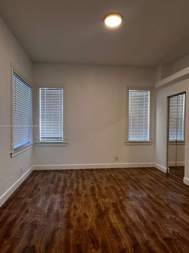 Building Photo - 1761 Aspen Ln