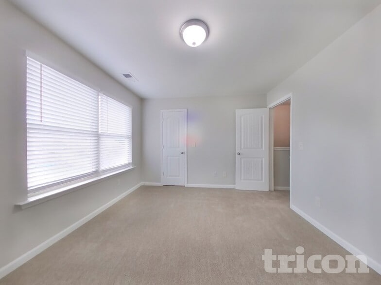 Building Photo - 45 Wyndham Ct