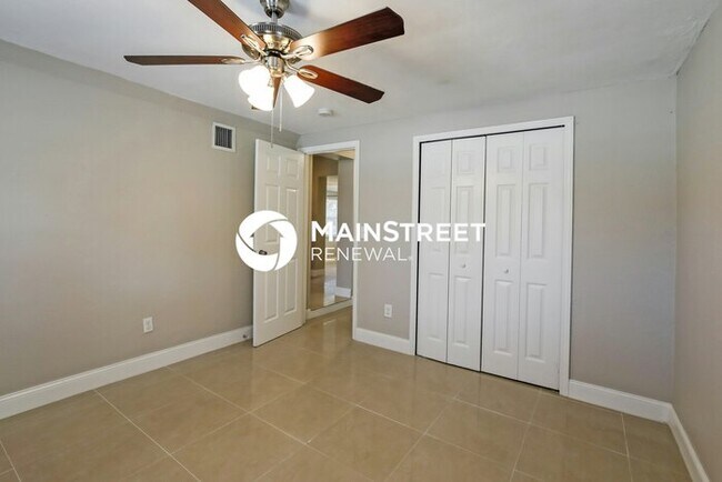 Building Photo - 4 Bedroom Pet-Friendly Home in Lauderhill, FL with Main Street Renewal