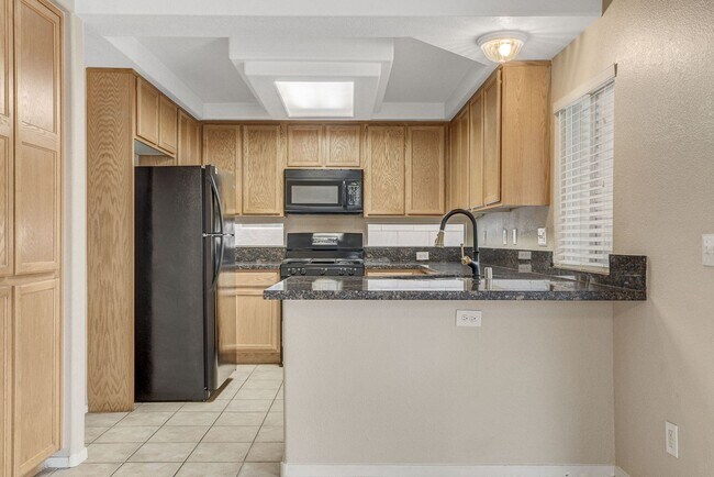 Building Photo - 2 Story 4 bedrooms 2.5 Bathrooms 2 car garage.