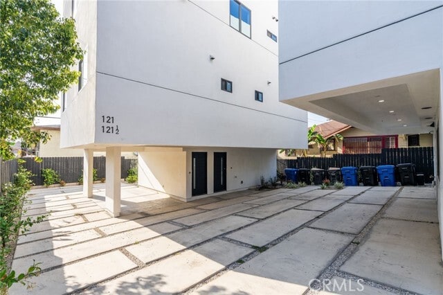 Building Photo - 119 S Coronado St