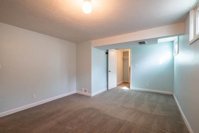 Building Photo - Beautiful Brick Home with Garden, Finished Basement & Detached Garage Office