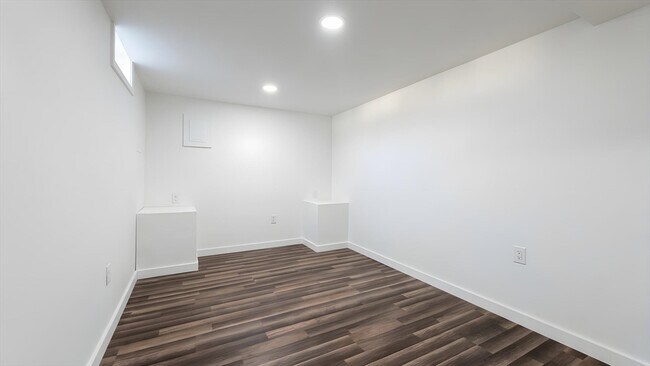 Building Photo - 338 Whiting Ave