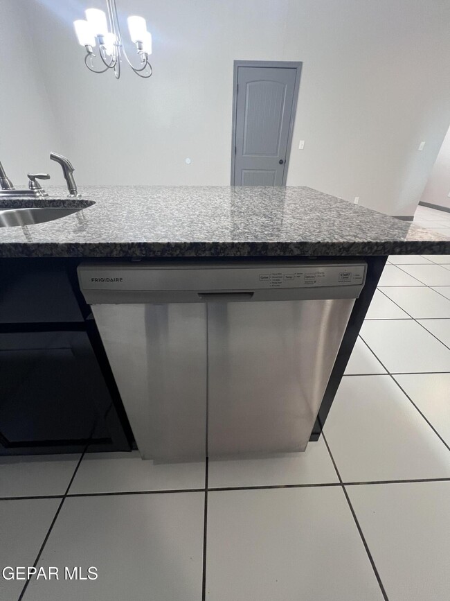 Building Photo - 807 HC Gilbert Minjares Dr