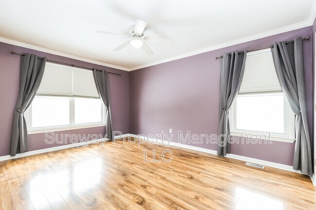 Building Photo - 32 Oakwood Pl