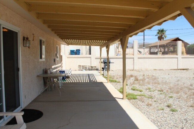 Building Photo - Long or Short Term Furnished Rental