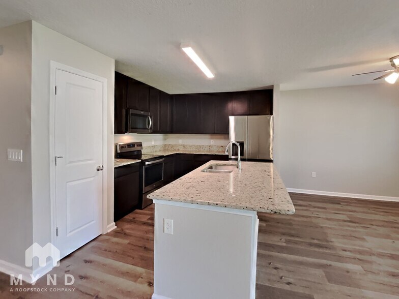 Building Photo - 12372 Cherry Bluff Dr