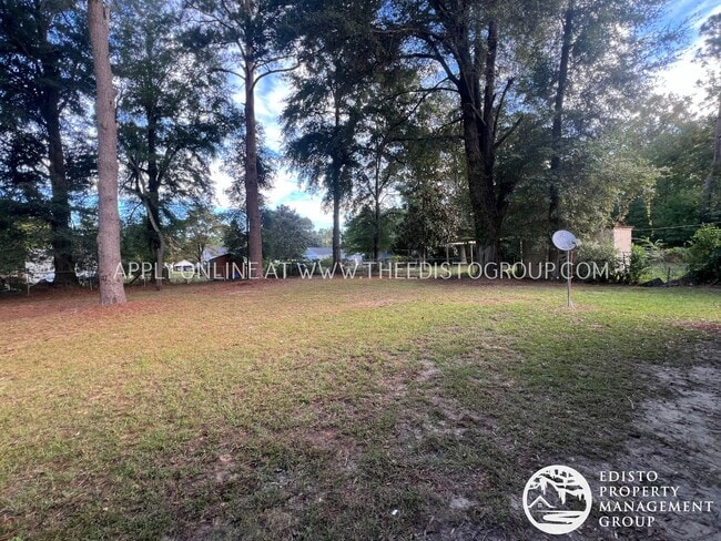 Building Photo - Renovated 3-Bedroom, 2-Bathroom Home with ...