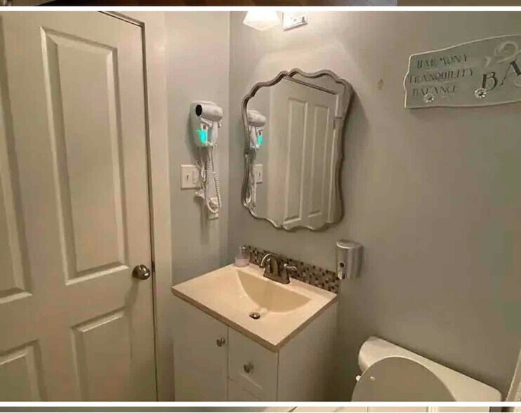 Building Photo - 404 N Landry Dr