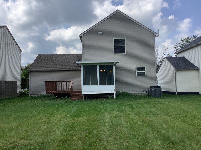 Building Photo - 492 Candleglow Rd