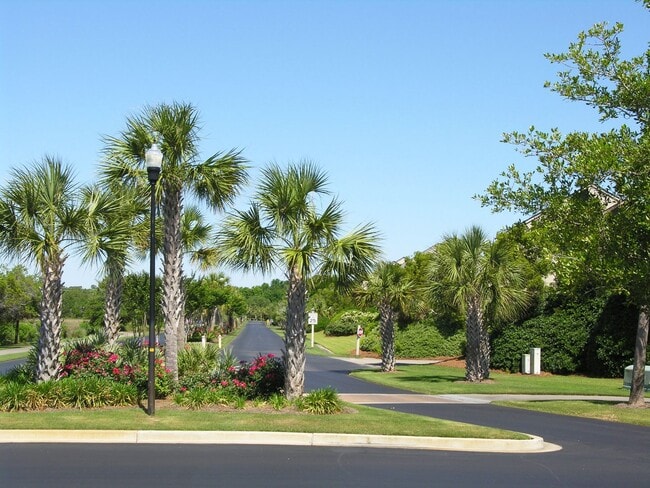 Building Photo - Summerhouse 310