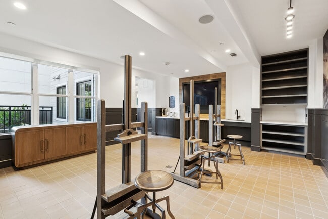 Interior Photo - Victor Prosper