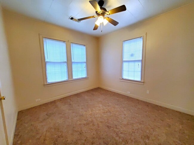 Building Photo - 2021 Wignall Ave