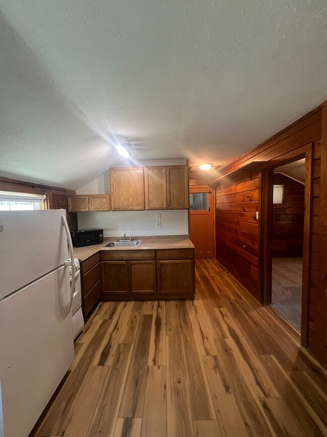 Building Photo - 3780 Stewart Way