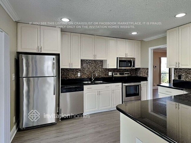 Building Photo - 3914 NW 72nd Dr