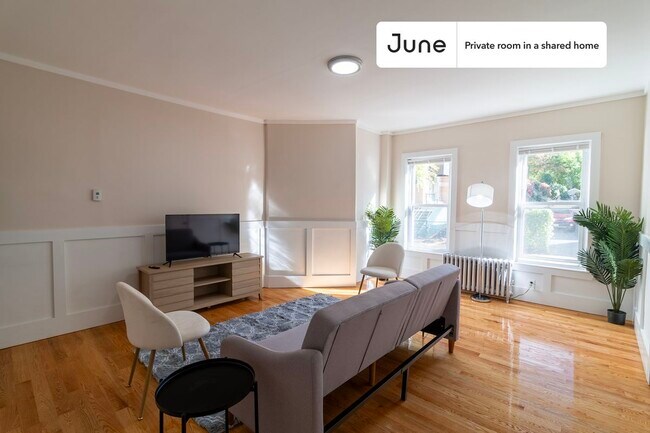 Building Photo - Room in Shared 7 bed/2 bath home in Allston