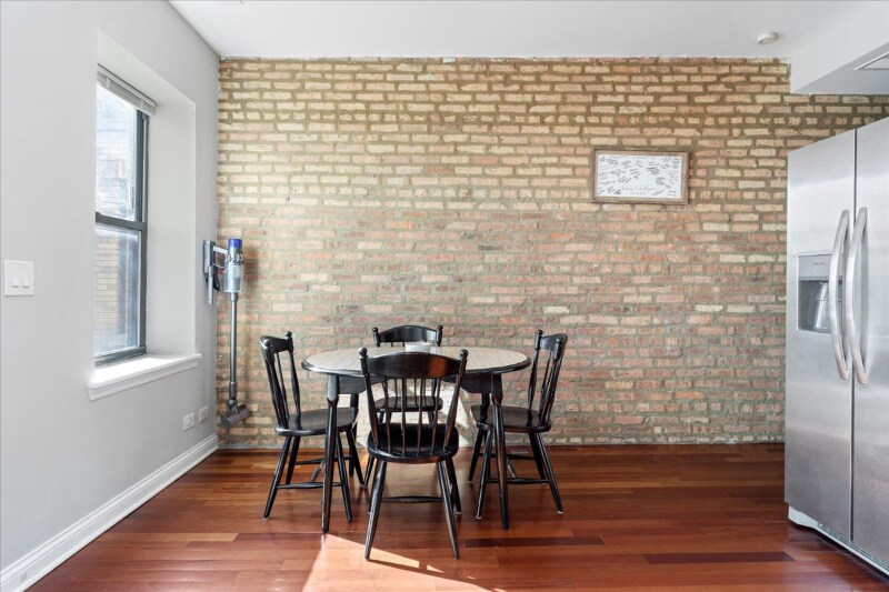 Building Photo - 1152 N Kedzie Ave