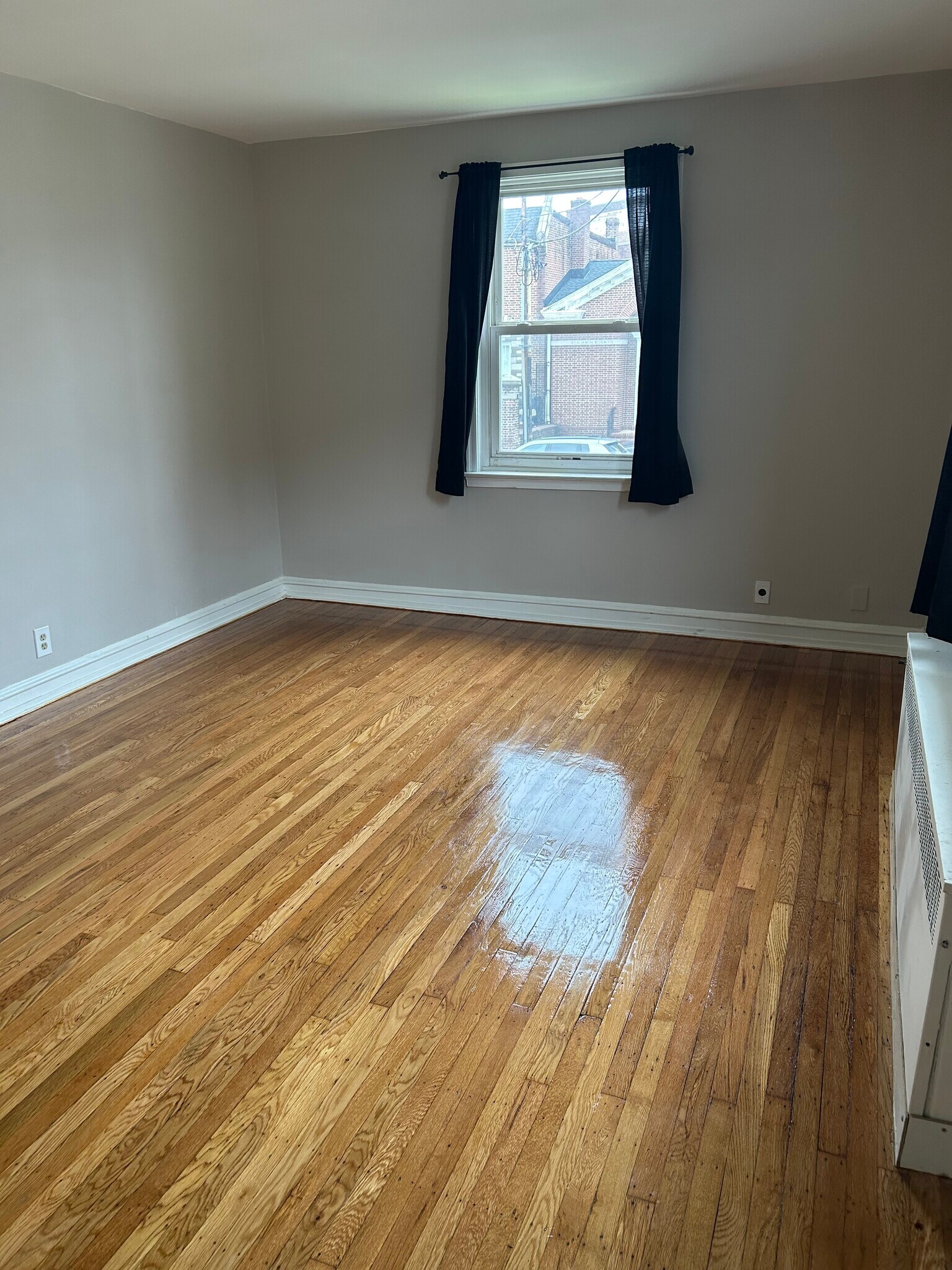 Building Photo - 1471 Creston St