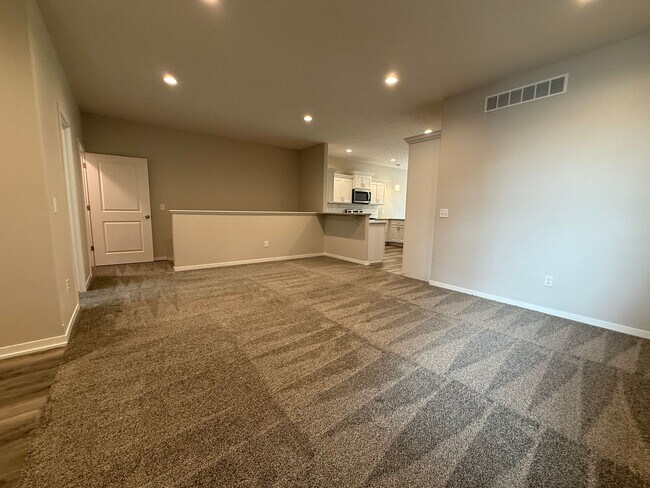 Building Photo - 7013 Claystone Dr