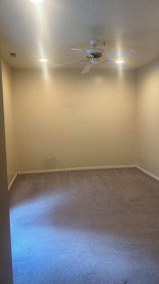Building Photo - Great One Bedroom near Provo Rec Center, U...
