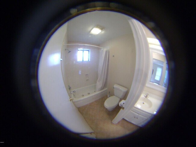 Building Photo - 56105 Diamondhead Dr E