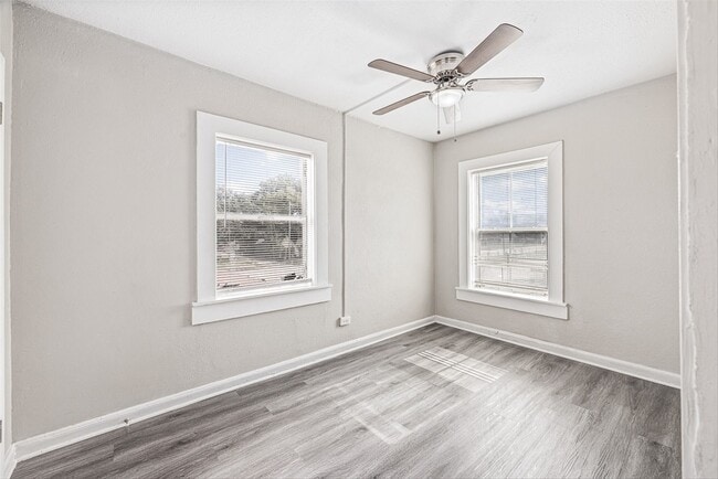 Building Photo - 905 3rd Ave N