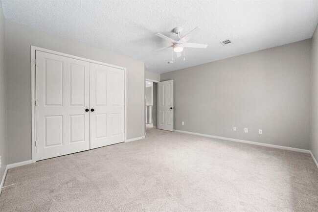 Building Photo - 6 Woodmere Pl