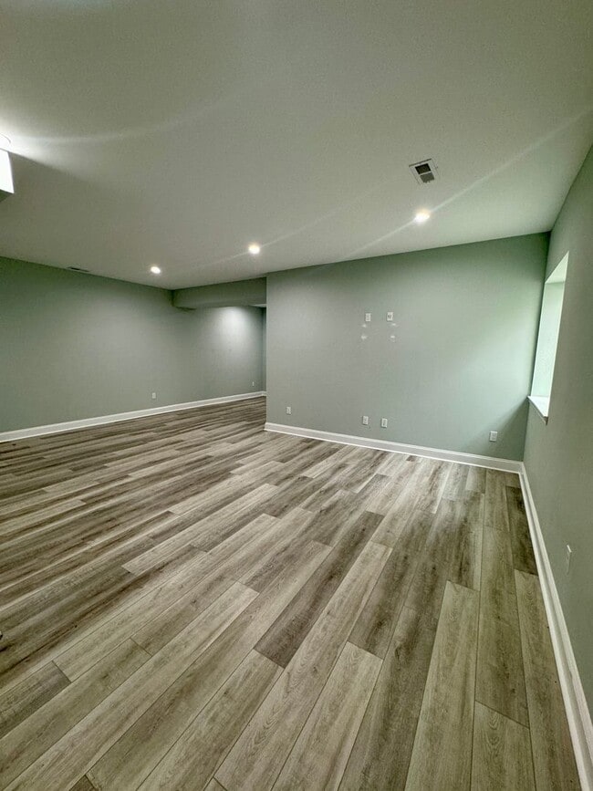 Building Photo - Welcome to Village of Bayberry North & Awa...
