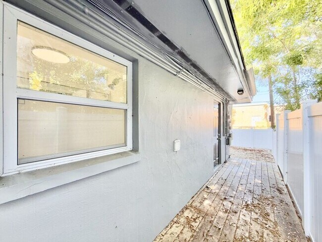 Building Photo - 115 Cleveland Ave SW