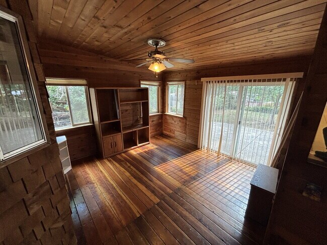 Building Photo - Private 3-bedroom home with fenced yard in Pollock Pines near amenities and Hwy-50!