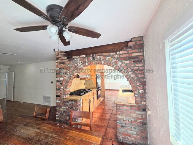 Building Photo - 4137 Layman Ave