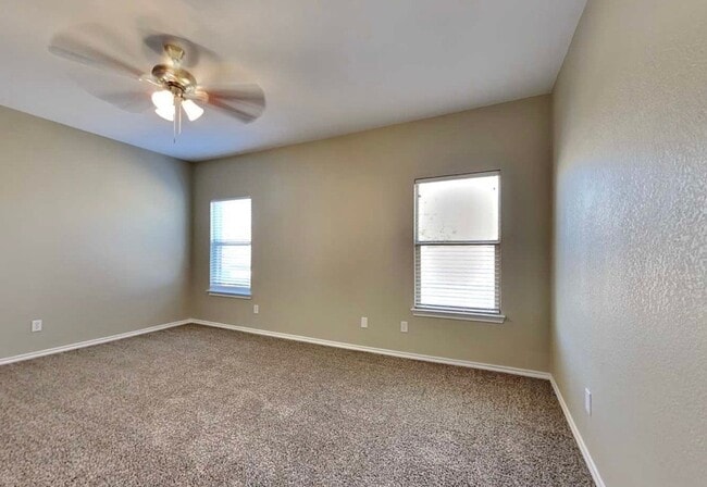 Building Photo - 2246 Whitney Dr