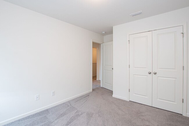 Building Photo - BEAUTIFUL 3 Bedroom Townhome Bonterra Village AVAILABLE MARCH 2026