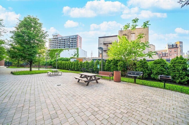 Building Photo - 689 Marin Blvd