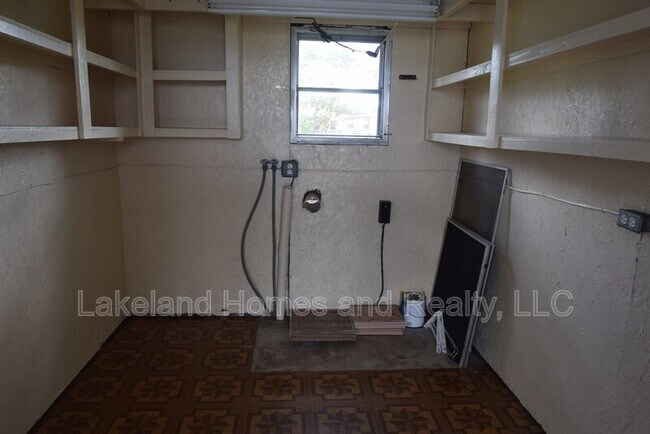 Building Photo - 1567 Longbow Dr