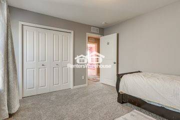 Building Photo - 923 112th Ln NE