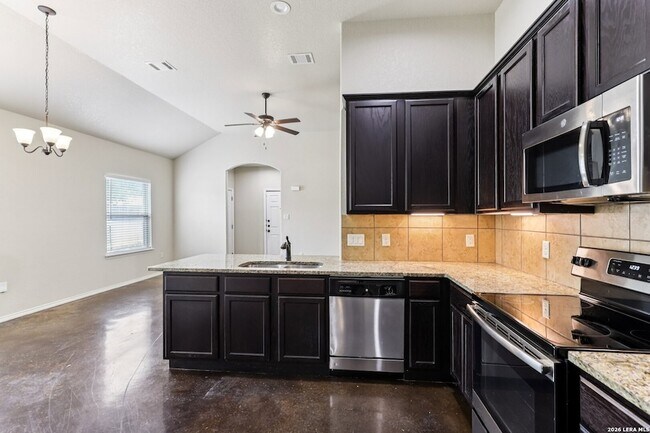 Building Photo - 219 Eugene Pass