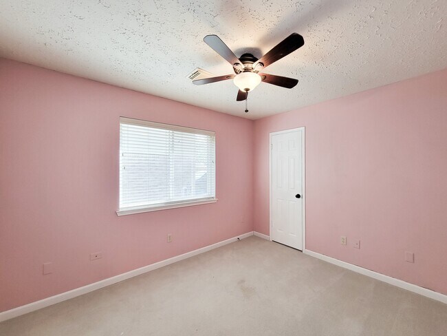 Building Photo - 14407 Sun Harbor Dr