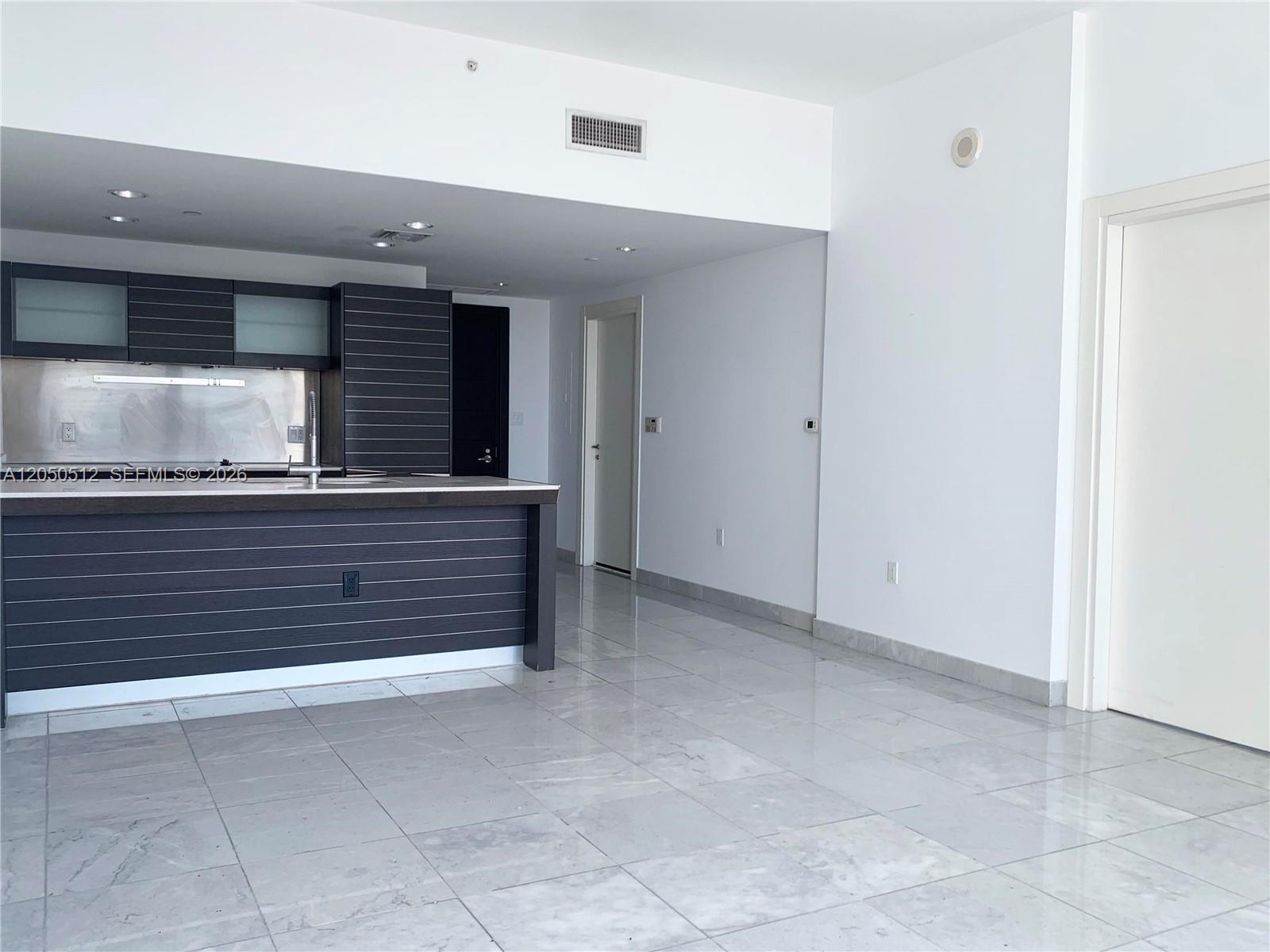Building Photo - 200 S Biscayne Blvd
