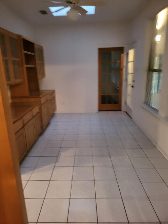 Building Photo - 100 Braeburn Cir