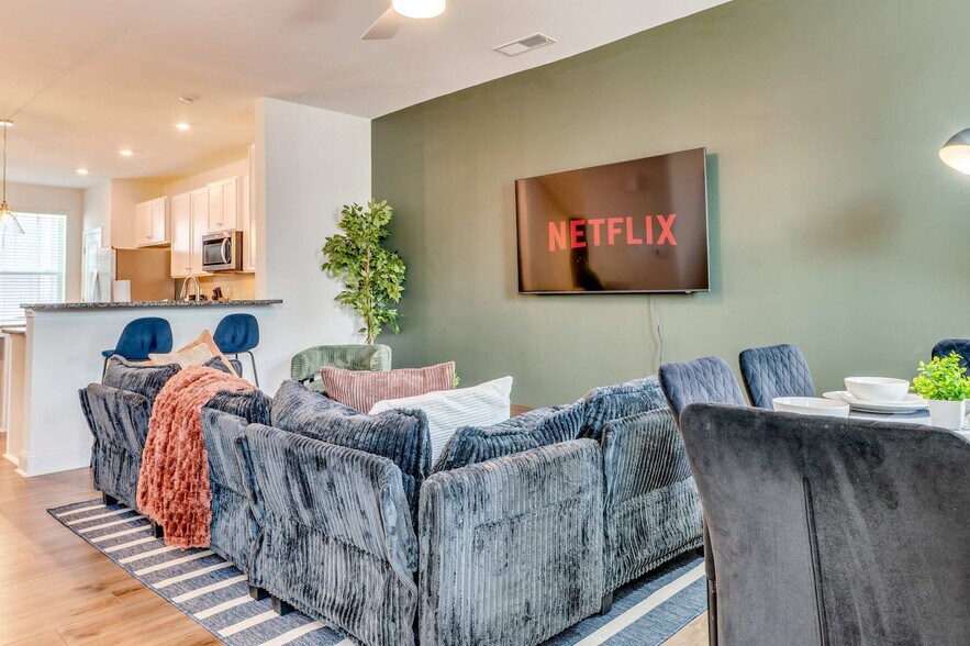 Building Photo - 4122 Bunker Dr