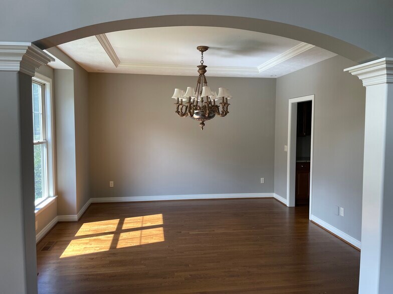 Building Photo - 4217 Village Club Dr