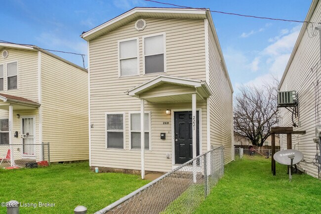 Building Photo - 2221 St Louis Ave