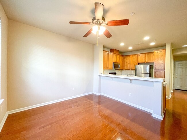 Building Photo - Gorgeous Natomas Condo
