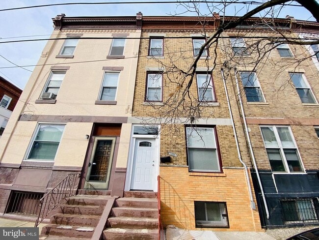Building Photo - 1810 S 17th St