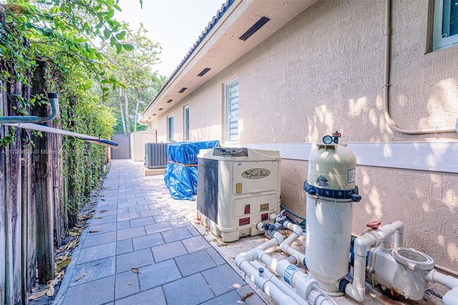 Building Photo - 7821 NW 160th Terrace
