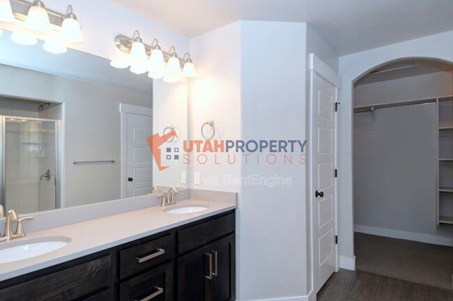 Building Photo - 15351 Tarawa Dr